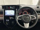 スタイリッシュなインパネ周りです!運転の際、常に目にする部分は、シックにまとめた飽きの来ないデザインが人気です!