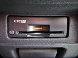 スッキリと収まったETC2.0ユニット。 やはり便利さからマストアイテムになってきましたね。