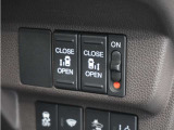 ◆両側電動スライドドア◆狭い駐車場でも乗り降りが楽々♪お子様が隣の車にドアを当ててしまう心配もございません!小さなお子様連れの方もこれで安心。