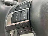 オーディオの音量やチャンネル操作ができるスイッチが、ハンドルに付いています。運転中でも、操作が行えて非常に安全・便利です!