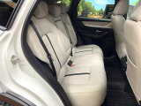 後部座席も気になるようなキズ・汚れやへたり等、大きなダメージはなく、良好な状態です。
