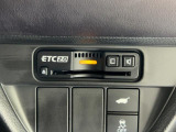 ETC付。パワーテールゲートの開閉、パーキングセンサーや横滑りを防ぐVSA等のスイッチ類は運転席の右側、手の届きやすい位置にあります。
