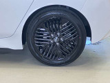90周年記念車純正のアルミホイールで外観もかっこよく、燃費向上にも一役かっていますよ!