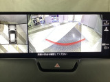 狭い場所での駐車やすれ違いなどでより的確な運転操作に役立つ360&deg;ビューモニターが装備されています。
