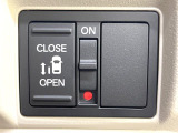 【パワースライドドア】スマートキーや運転席のスイッチでスライドドアの開閉が可能♪電動だから力を入れてドアを開ける必要が無く、小さいお子様でも、重い荷物を持っている時もラクに開け閉めできます♪