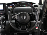 【運転席まわり】Honda独自の設計思想に基づき、自然に手を伸ばした先に操作したいものがあるようレイアウトを追求 !
