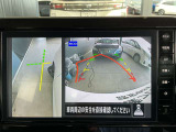 画像の左側は運転席から見ることのできないフロント左側を映している画像です、狭い道や幅寄せ時に便利です。