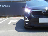 LEDヘッドライトです。夜道でも明るいですよ。