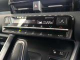夏でも冬でもお好みの温度に設定しておけば、AUTO ボタンひとつで快適な車内空間へ!風の強さや温度、内外気の切り替えも自動で調整してくれます♪こちらのお車はシートヒーター機能付きです!