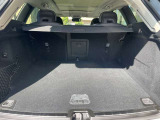 必要充分な広さのカーゴスペースはフラットで荷物が積みやすくなっています。また、2分割式(60:40)のリアシートを倒せば、長尺物も楽々積んでいただけます。SUV車の便利さを実感するときですね。