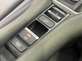スイッチ操作で簡単にパーキングブレーキを作動可能。さらに、停車時にブレーキを保持するブレーキホールド機能付きで、渋滞時や信号待ちでの運転負担を軽減します。