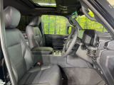 運転席シート廻りは使用感も少なく、良好な状態となっています。丁寧に使われていたことがよくわかりますね。