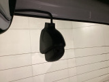 後方にもドライブレコーダーのカメラが付いています。前後両方でお車の周りを監視・記録いたします。