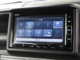 ナビゲーションは純正メモリーナビ(VXM-224VFi)を装着しております。AM、FM、CD、DVD再生、音楽録音再生がご使用いただけます。初めて訪れた場所でも安心ですね!