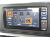 ナビゲーションは純正メモリーナビ(NMZL-W73D)を装着しております。AM、FM、CD、DVD再生、Bluetooth、フルセグTVがご使用いただけます。初めて訪れた場所でも安心ですね!