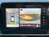 アラウンドビューモニターで周囲の状況を確認しながら駐車できます。