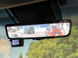 【デジタルインナーミラー】後席の大きな荷物や同乗者で後方が確認しづらい時でも安心!カメラが撮影した車両後方の映像をルームミラー内に表示。クリアな視界で状況の確認が可能です!