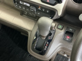 発進時から滑らかに加速する無段階変速のCVTはストップ&ゴーの多い街の中も快適です
