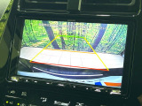 【バックカメラ】駐車時に後方がリアルタイム映像で確認できます。大型商業施設や立体駐車場での駐車時や、夜間のバック時に大活躍!運転スキルに関わらず、今や必須となった装備のひとつです!