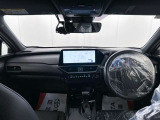 落ち着いたカラーの内装で、ゆったりと運転したい方に。