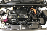 排気量は2500cc!エンジンとモーターが協調して走る先進のハイブリッドシステム。地球環境に優しいパワーユニットです!