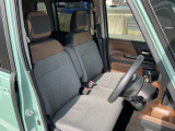 運転席、助手席まわりです。実際お座りいただくのが、分かりやすいと思います。お気軽にご来店ください!