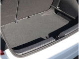 Audi正規ディーラーが高品質をお約束。高度な訓練・教育を受けたAudi専任メカニックが、100項目にもおよぶ精密な点検を実施いたします。すべてをクリアしたAudi車だけが、あなたのお手元に届けられるのです。