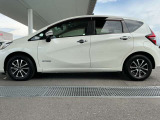 ドアバイザー付の車両です