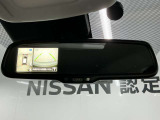 【バックミラー】ミラー鏡面上でアラウンドビューモニターの映像確認できます。