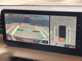 アラウンドビューモニター装備!空から見ているような映像によって不慣れな場所での車庫入れや縦列駐車等はもちろん狭い道でのすれ違いも安心していただけます♪