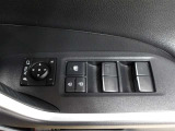 全席オートパワーウィンドウ☆窓の全閉全開が自動で出来るので便利ですよ♪