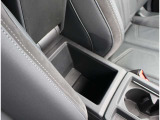 Audi正規ディーラーが高品質をお約束。高度な訓練・教育を受けたAudi専任メカニックが、100項目にもおよぶ精密な点検を実施いたします。すべてをクリアしたAudi車だけが、あなたのお手元に届けられるのです。