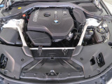安心のBMW認定中古車は100項目の箇所を徹底的にチェック致します。機械的な箇所や電気系、コンピューターなどをご納車前に点検し、交換基準に達した部品は全て新品に修理返品した後にご納車致します。