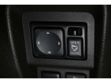 狭い場所も苦になりません。電動格納ドアミラー装備。