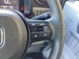 Hondaセンシングの機能のひとつ、アダプティブクルーズコントロール付!アクセルから足を離しても設定したスピードと前車との車間を保ち走行してくれます!車線維持もアシスト☆高速道路で疲労軽減ですね☆