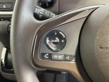 ステアリングにオーディオ操作スイッチが付いています。オーディオ画面に直接タッチしなくても操作が出来ますので、運転に集中できます。