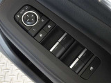 電動格納式ドアミラー・パワーウインドウを装備しています。
