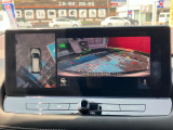 アラウンドビューモニター装備。前後左右4つのカメラから解析した、まるで上から車を見たような画像が映し出され、車の死角や駐車場の線も確認ができるようになります。日産の先進装備の1つです。