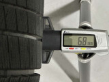 冬タイヤの残り溝は6.8mmです。スリップラインからは5.0mmとなっております。
