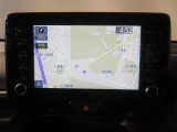ディスプレイオーディオ【オーディオ・ビジュアル機能】AM/FMチューナー(ワイドFM対応)、 BluetoothR対応(ハンズフリー/オーディオ)、USB入力(動画・音楽再生/給電)
