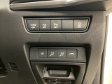 各種機能の切替スイッチは運転席パネル下に集約されています。任意で切り替え可能なため状況に合わせてお使いください。