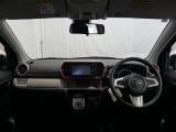 見通しのよいすっきりとした視界で、誰でも運転しやすいです。運転のしやすさは疲れにくさにも繋がりますよ♪