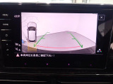 リヤカメラ付きです!バックで駐車する時も簡単に後方確認が出来ます☆欠かせない装備ですね