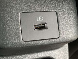 後部座席用USBです。