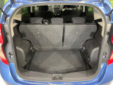 普段のお買い物や通勤、送迎等に十分な荷室スペースを確保しております。セカンドシートを倒すと、大きな荷物の積載も可能です♪