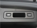 ◆予約クローズ機能付きパワーテールゲート◆キーや運転席のボタン、ハンズフリー機能など多彩なアクセスで自動開閉できます。