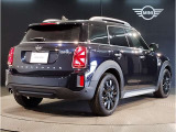 MINIのお車は、&ldquo;駆け抜ける歓び&rdquo;を体現しております。走行の安定性とコーナリングの良さを追求し、思い通りにハンドルの操作可能です。