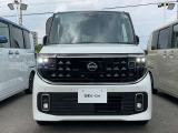 LEDヘッドライトです。高い視認性や省電力で車への負担が少なく、長寿命で交換の手間が少なくなりメリットがいっぱいあります。