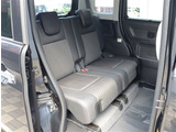 お車選びをお楽しみ頂けるよう、在庫車の展示スペースを十分に確保しております。