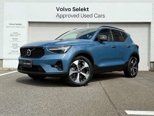 XC40 アルティメット B4 AWD ダークエディション 4WD